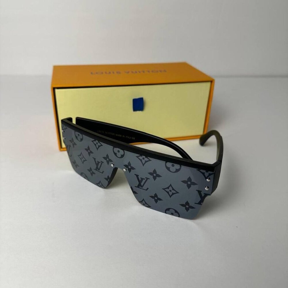 Louis Vuitton Men's Grey and Black Sunglasses